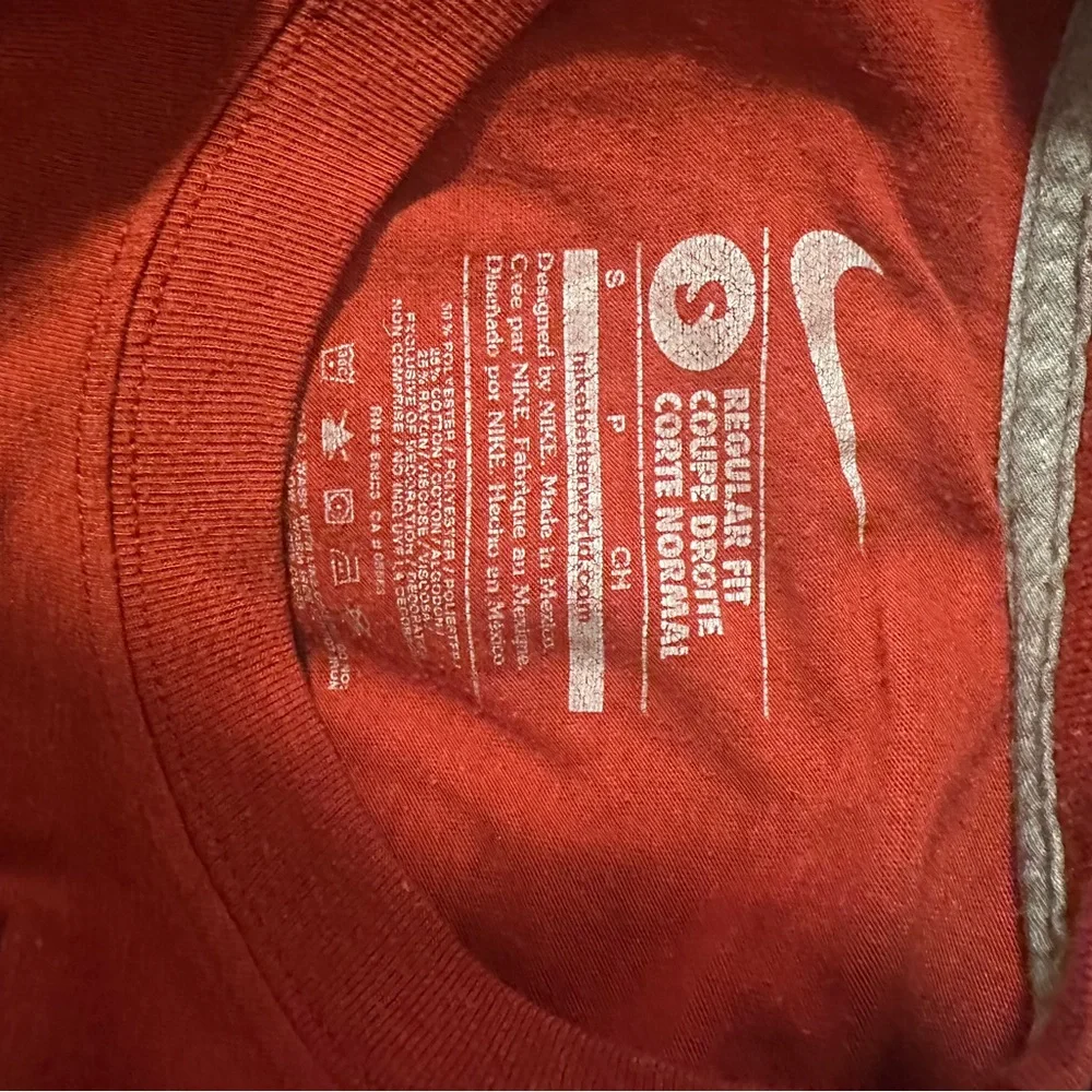 Arkansas Razorbacks‎ Nike Tee Shirt Size S Y2K Sports Collegiate SEC